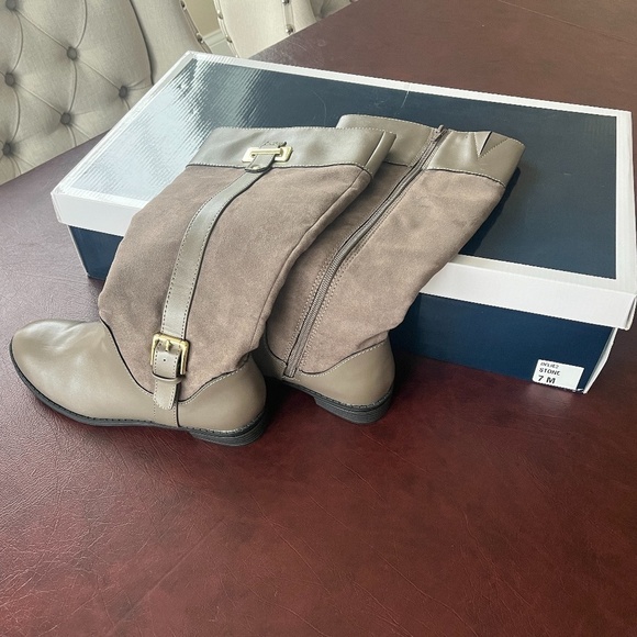 NIB STONE COLOR Karen Scott Deliee 2 Riding Boot - Picture 1 of 7